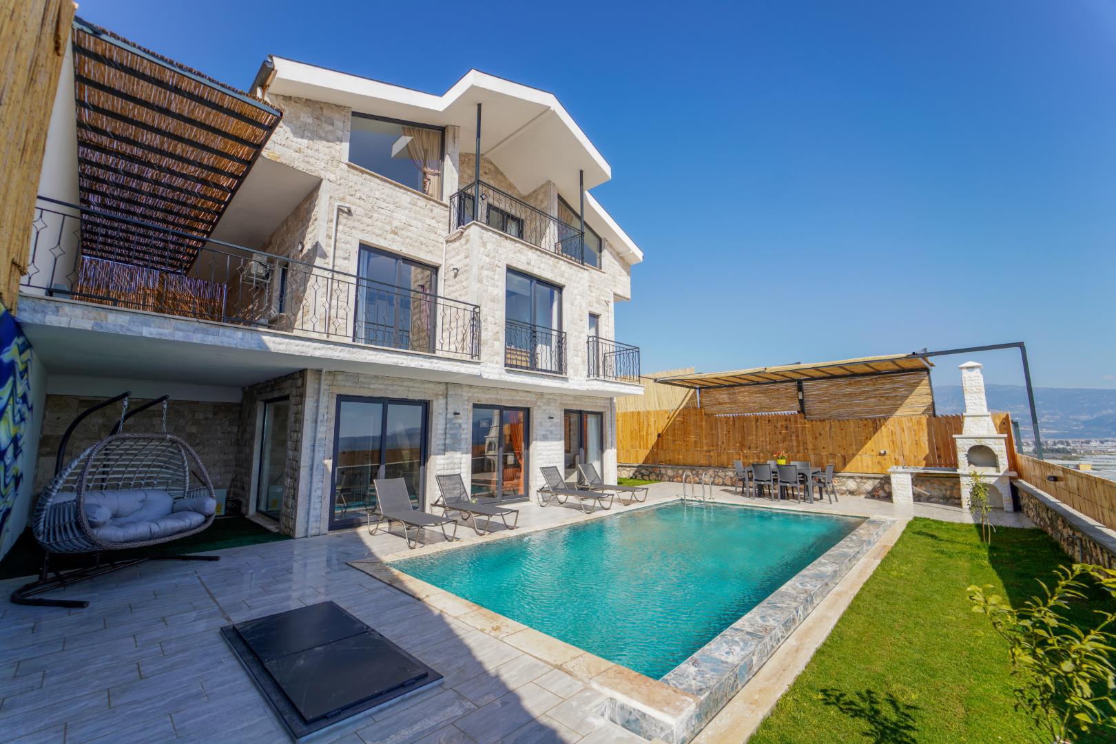 Villa Legendary